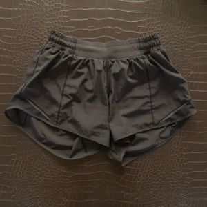 LULULEMON Hotty Hot - Sz 6 Tall
